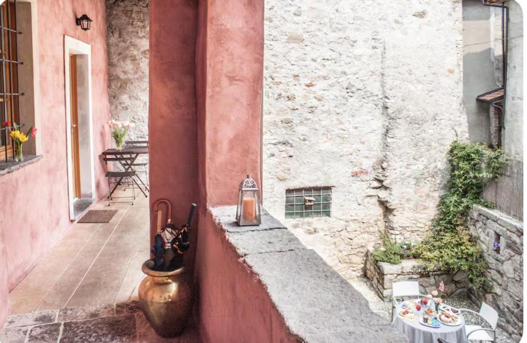 Alla Torre Del Barbarossa B&B Foresteria Mandello del Lario Εξωτερικό φωτογραφία
