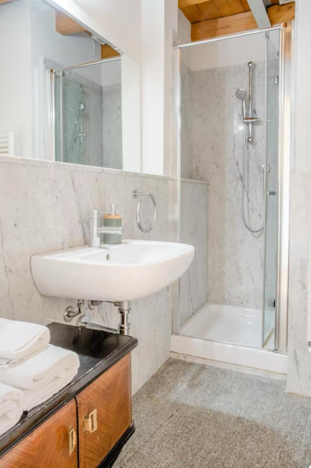 Alla Torre Del Barbarossa B&B Foresteria Mandello del Lario Εξωτερικό φωτογραφία